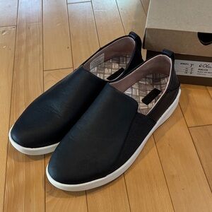 Olykai Malua Black Slip-On women’s Casual Sneakers